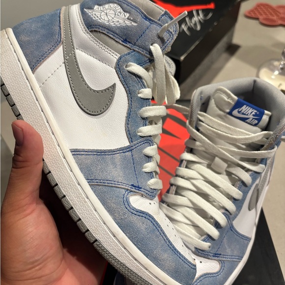 Nike High-Top Sneakers in White and Blue